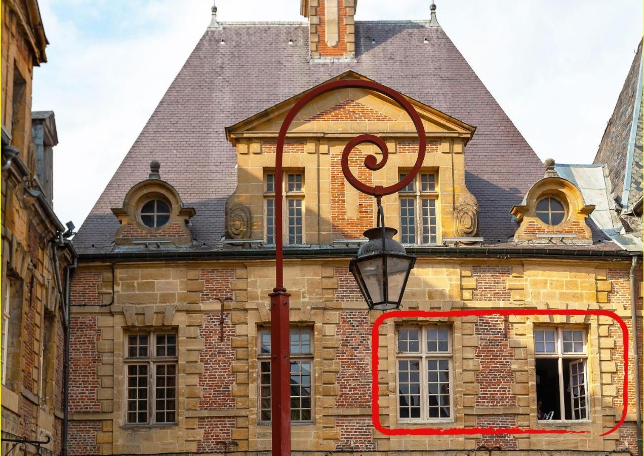 Charleville-Mezieres: Belle Vue Place Ducale Exterior foto
