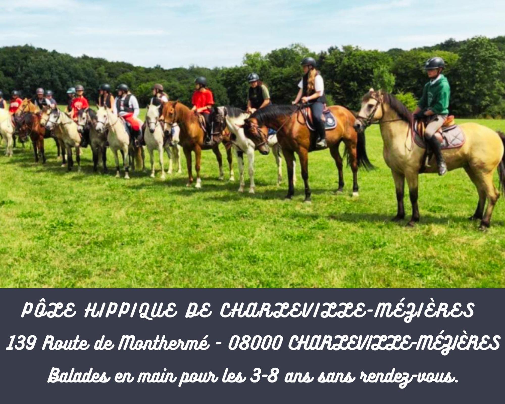 Charleville-Mezieres: Belle Vue Place Ducale Exterior foto